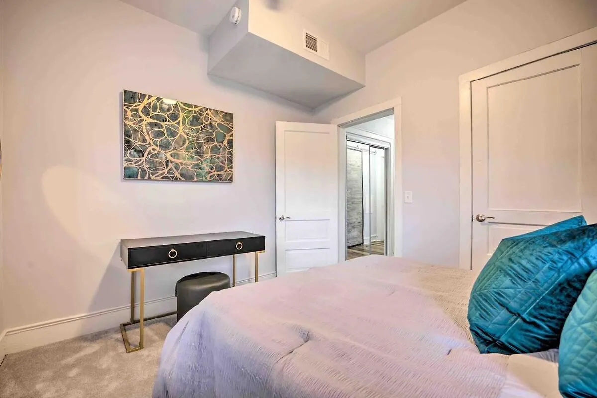 Downtown Columbus Premiere Suite 0*,