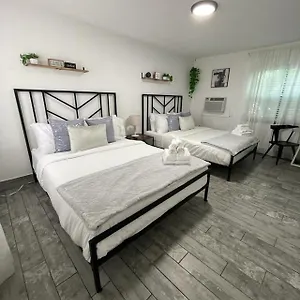 2q Beds With Shared Pool 01 Holiday home Clearwater